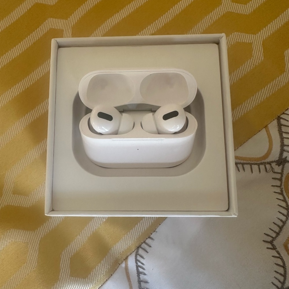 *Sealed* Airpods Pro - Picture 8 of 9